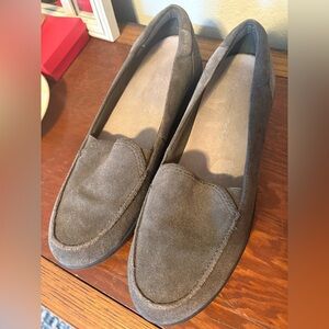 Easy Spirit 8.5 Gray Leather Loafers